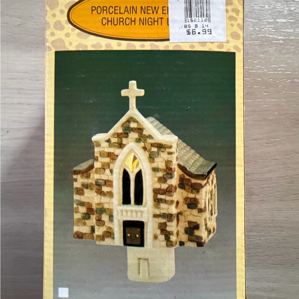 Cracker Barrel Plug In Church Chapel Night Light Boxed